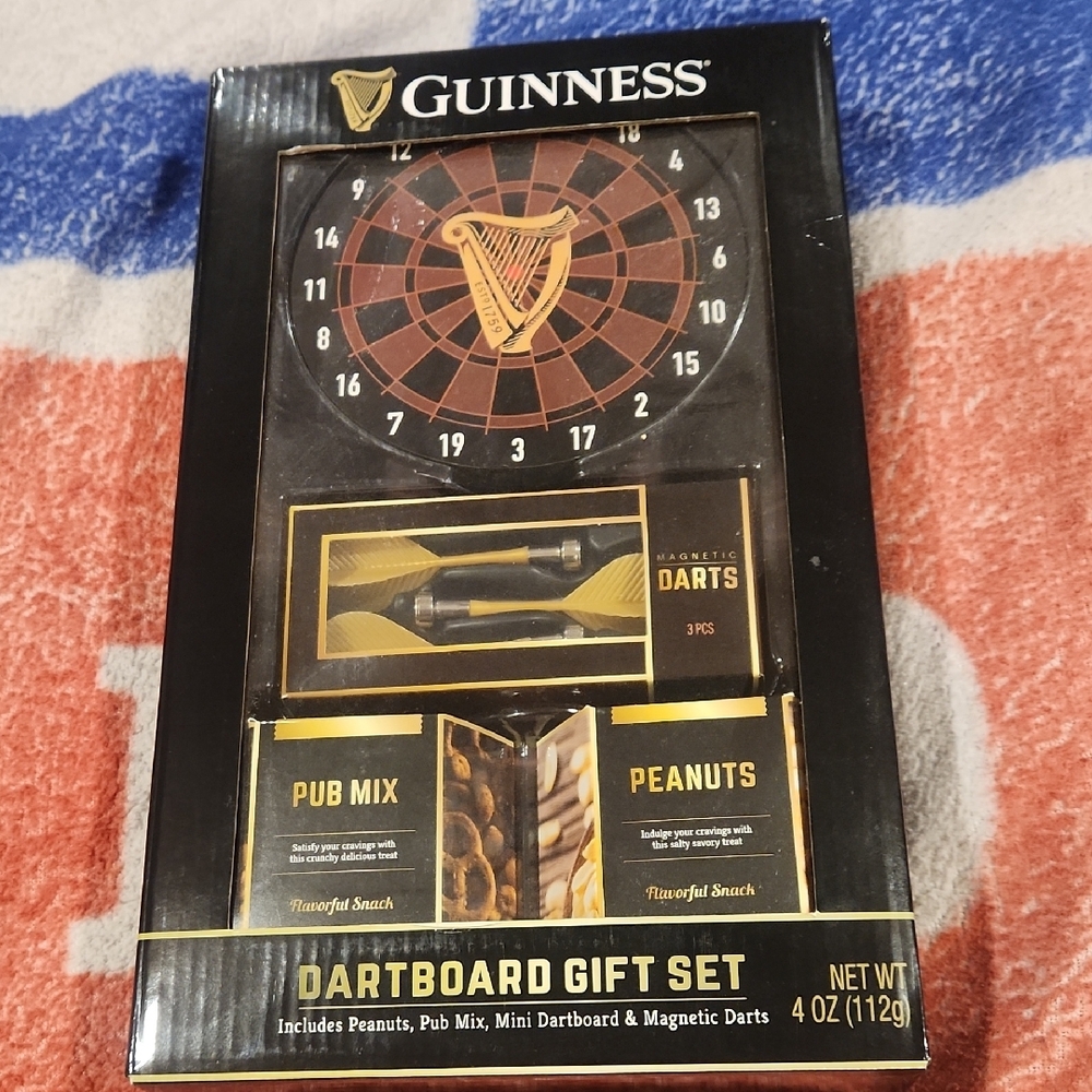 Guinness Dartboard Gift Set